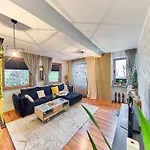 Seasons Raw Nest-adults Only Апартаменты Брашов