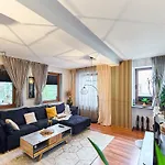 Seasons Raw Nest-adults Only Апартаменты Брашов