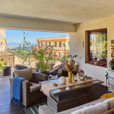 Seasons Raw Nest-adults Only Apartment *