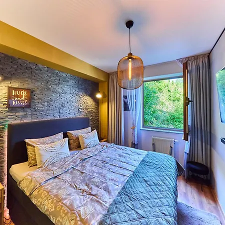 Seasons Raw Nest-adults Only Apartamento