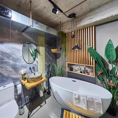 Seasons Raw Nest-adults Only Apartment *