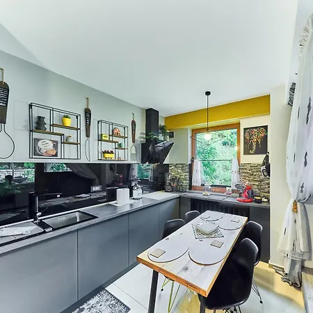 Seasons Raw Nest-adults Only Apartamento