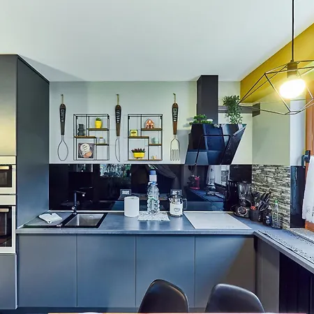 Seasons Raw Nest-adults Only Brasov