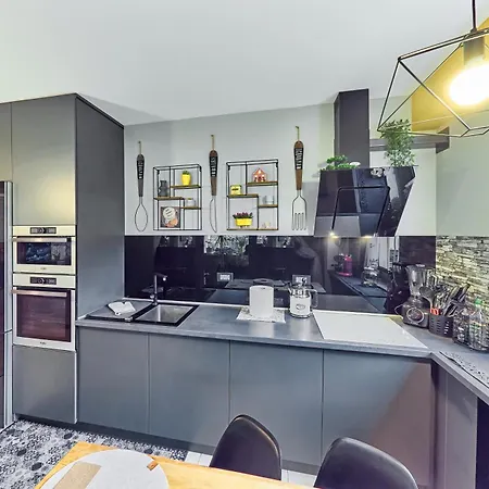 Seasons Raw Nest-adults Only Brasov