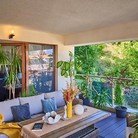 Seasons Raw Nest-adults Only Apartment *