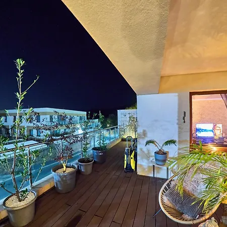 Апартаменты Seasons Raw Nest-adults Only *