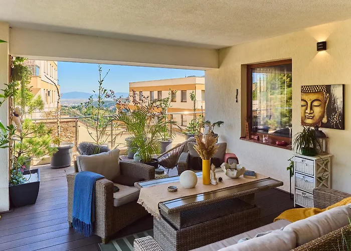 Seasons Raw Nest-adults Only 公寓 *