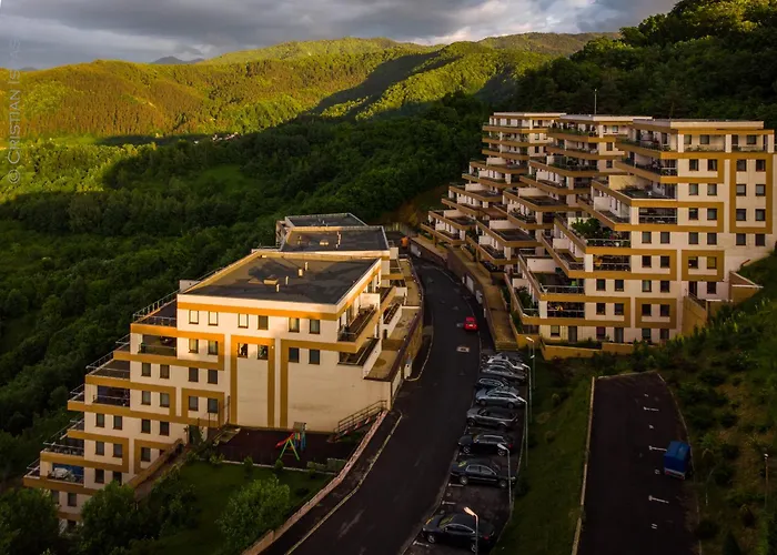 Seasons Raw Nest-adults Only 公寓 *