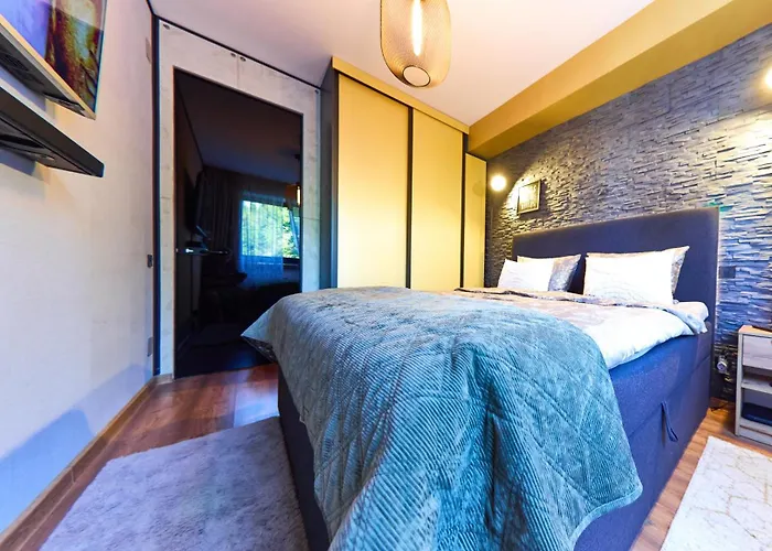 Seasons Raw Nest-adults Only