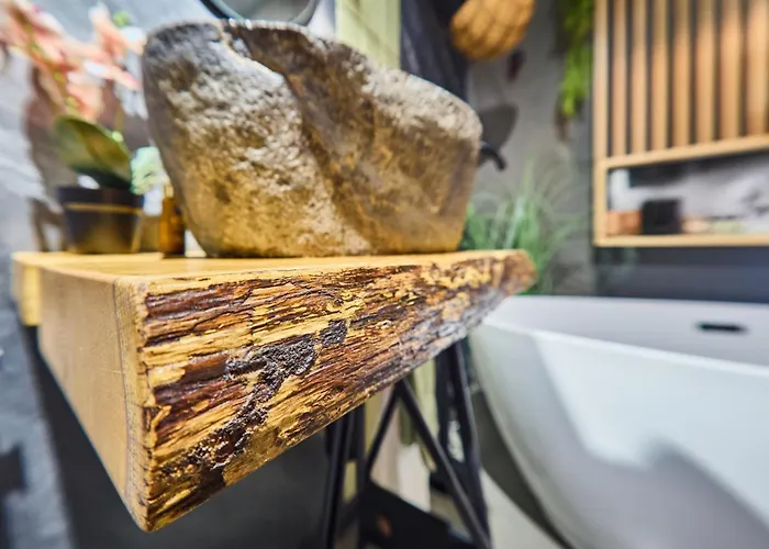 Seasons Raw Nest-adults Only * 布拉索夫