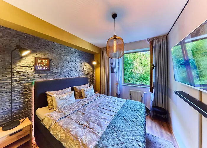 Seasons Raw Nest-adults Only 公寓