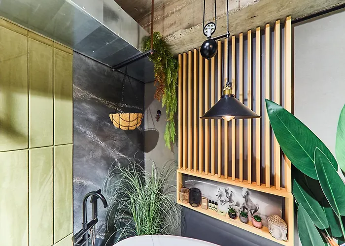 Seasons Raw Nest-adults Only 公寓