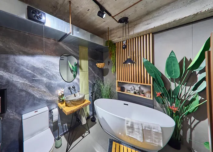 Seasons Raw Nest-adults Only 公寓 *