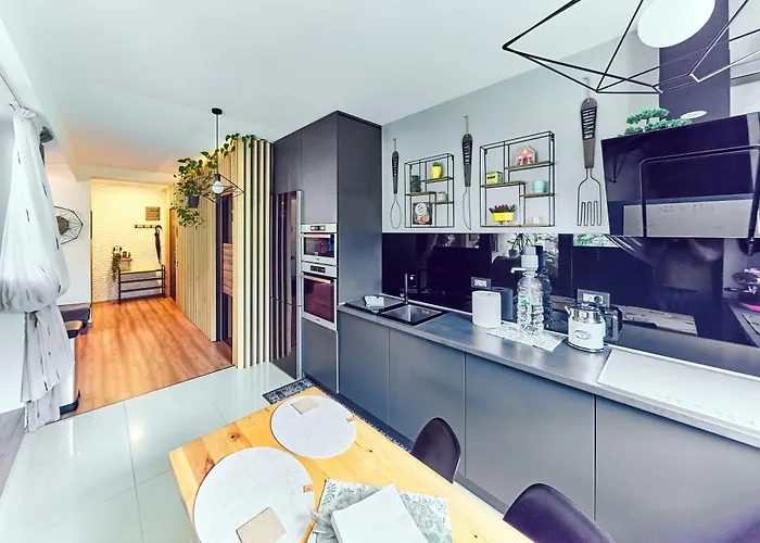 Seasons Raw Nest-adults Only 公寓 布拉索夫