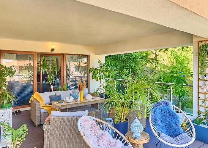 Seasons Raw Nest-adults Only 公寓 *