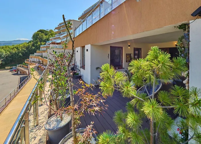 公寓 Seasons Raw Nest-adults Only 布拉索夫