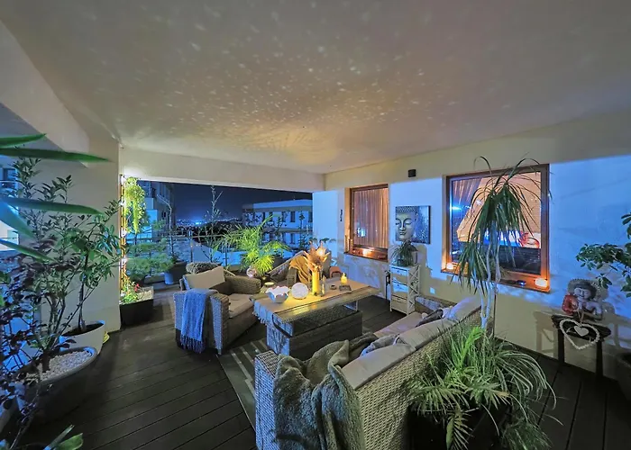 Seasons Raw Nest-adults Only 公寓